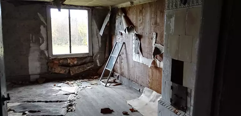 Why Selling a Distressed House Through Traditional Methods Fails in Santa Rosa